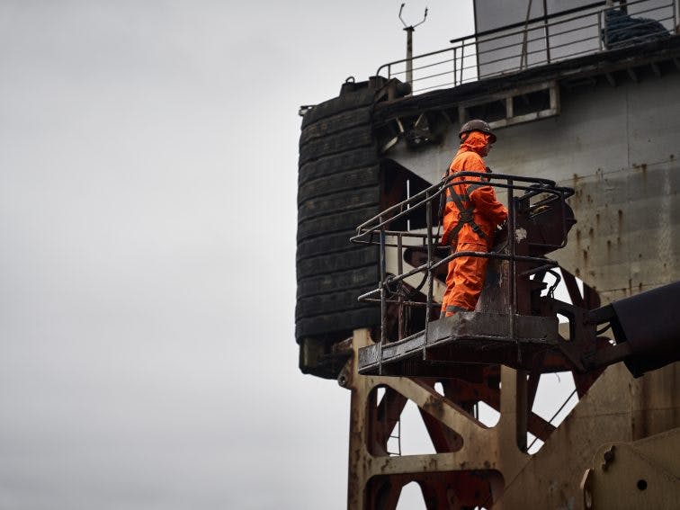 Worker in Oresund drydock