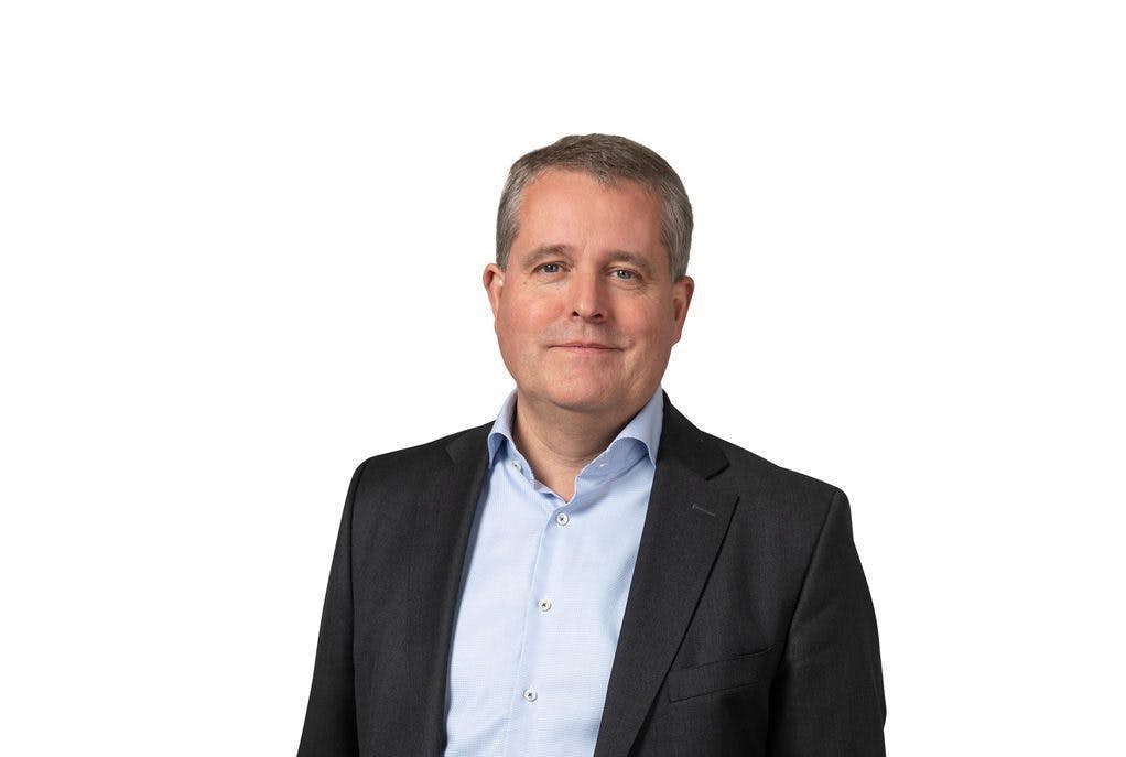 tony_karlstrom standing