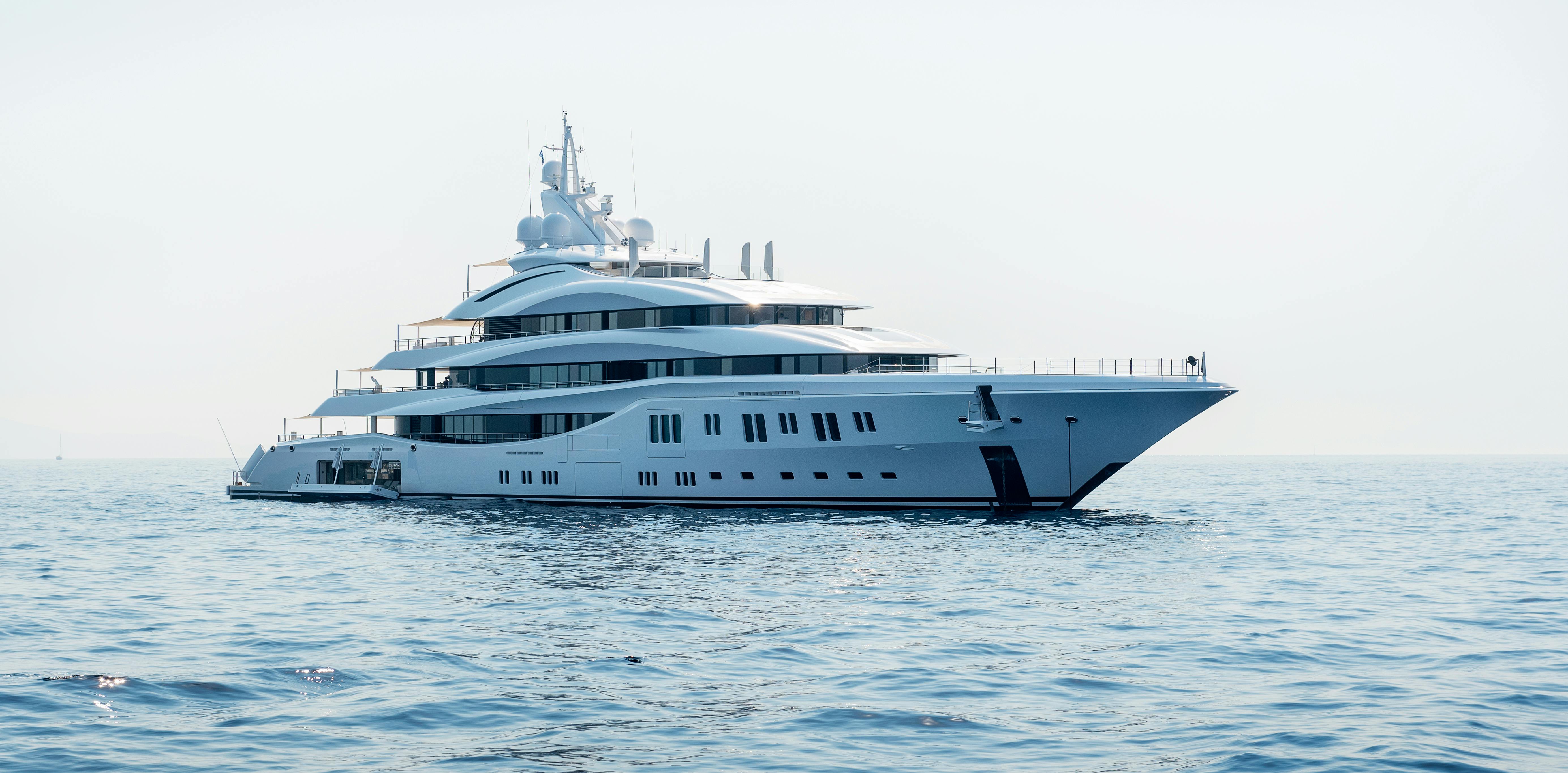 yacht_iStock-1778345452 (1)